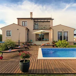  Villa Nana